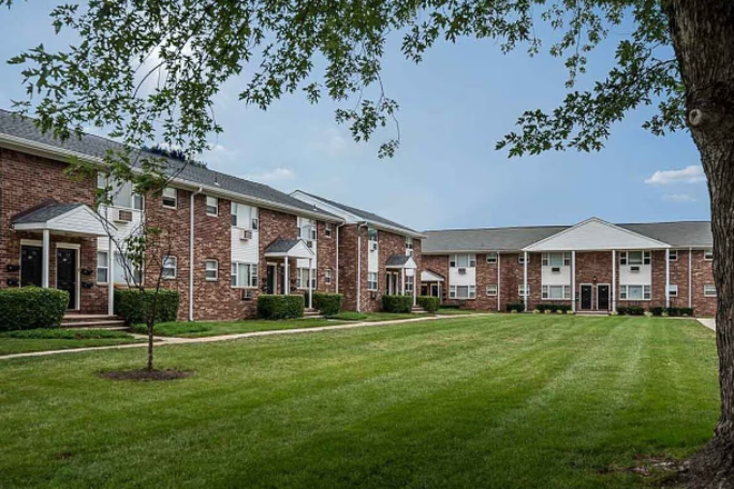 Exterior - Pleasant View Gardens Apartments