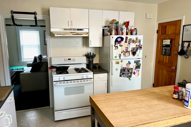 1 - Spacious and economical apartment available Feb 1