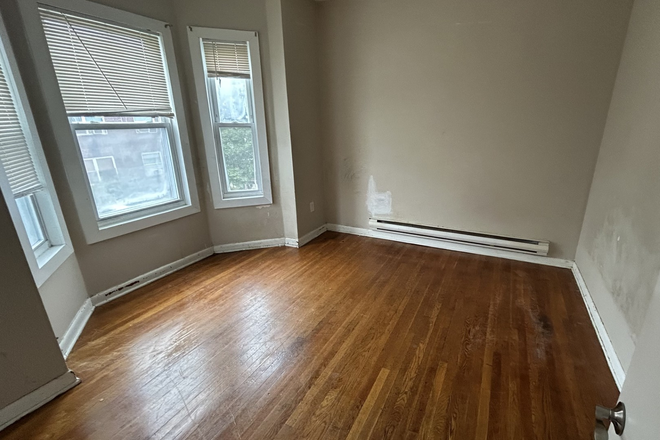Visit hubrealtyproperties.com - Roxbury, South End, beautiful 3 bedroom with new kitchen, free month rent Apartments