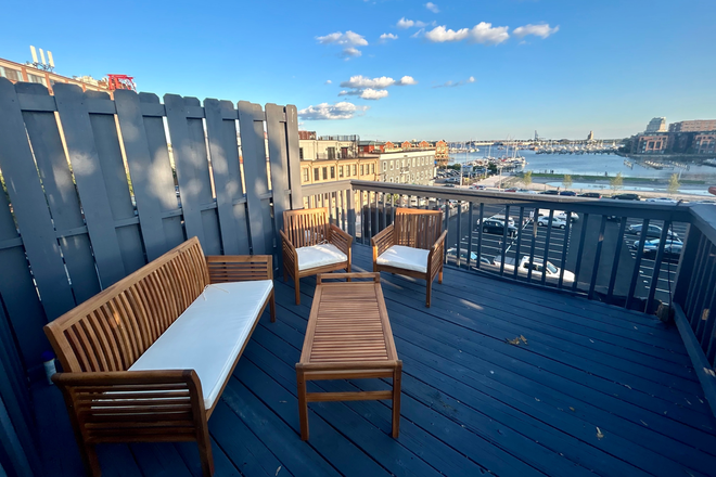Rooftop - Large Room For Rent in Fells Point Town Home