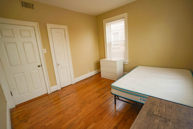 Bedroom - 900 Eastgate Ave. #2N Apartments