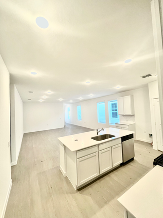 Shared Living Space - Live Next to Campus – Individual Rooms for Rent! Utilities Included! House