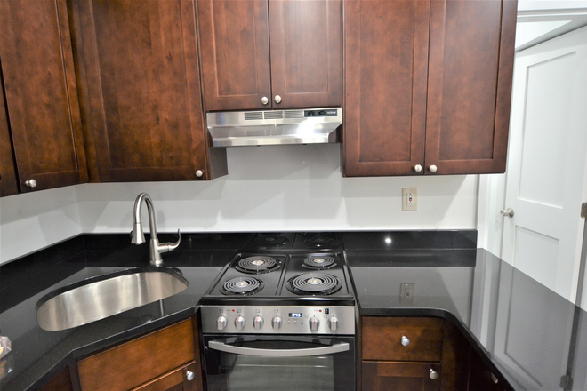 Kitchen - Awesome 3 Bed on Peterborough St - Available 9/1/25