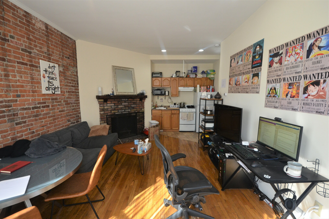 Living room - NO BROKER'S FEE! Front facing, spacious 1 bed in Back Bay - Text Minnie 617.817.5069 Apartments