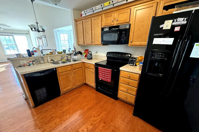kitchen - Single-family house / 1BR (or 2BR) -- from December 2025
