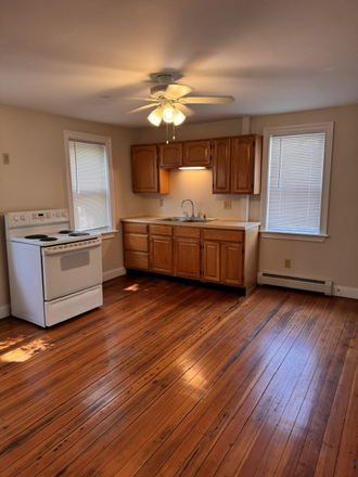 kitchen - Lovely  one bedroom apartment on the second floor Fox Point