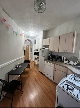 - - NO BROKER FEE 2 BED 1 BATH FENWAY