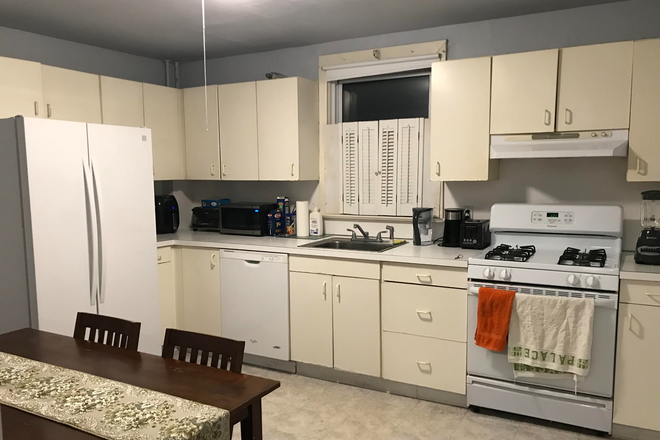 shared kitchen - Furnished room in home-Wilton St-Princeton