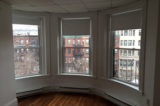 STUDIO - NO BROKER FEE AND AVAILABLE 9/1/2025 - UNFURNISHED STUDIO NEAR KENMORE SQ. AT 854 BEACON STREET Apartments