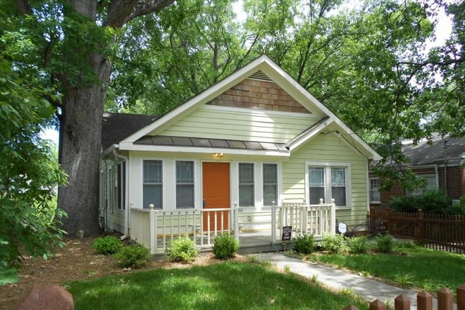 Exterior of House Facing Glenwood Avenue - East Atlanta Village Apartment