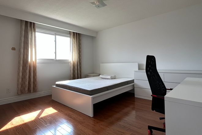 Main Bedroom - 2 Furnished Private Bedrooms to Rent