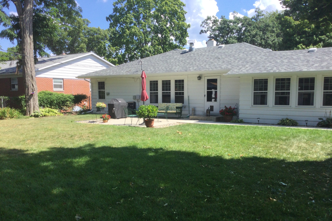 Back of house - House to share, bedroom, common areas, laundry. Less then 5 miles from campus