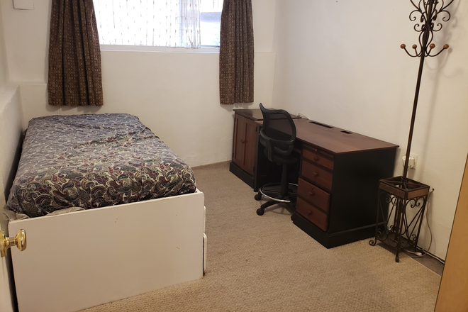 view looking into the bedroom - Private furnished bedroom and private bathroom in home, Kensington