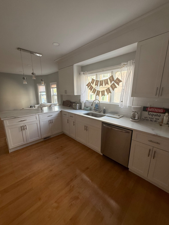- - LUXURY TUFTS HOUSING FOR 6/1/2027 Apartments