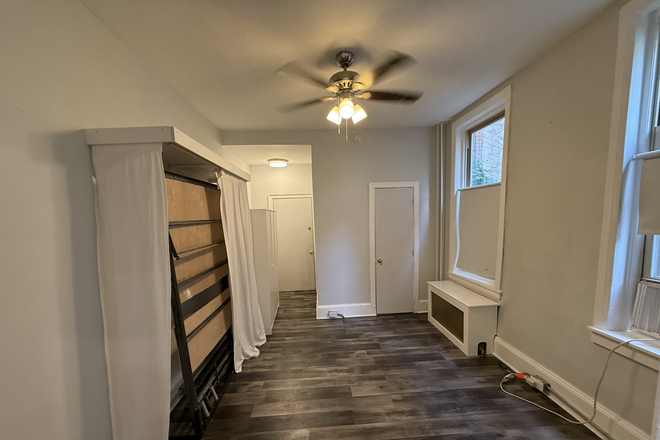 View from Kitchen - Newly renovated 2 room studio with patio / garden / back yard in Art Museum area Apartments