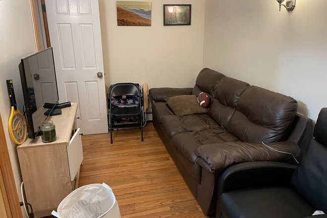 Call NOW for showings! 617-236-8600 - GARDEN ST - X-LRG MODERN DUPLEX 4BR ON BEACON HILL FOR *9/1/2026* W. 2.5 BATHS, H&HW INC, EIK, DW! Apartments