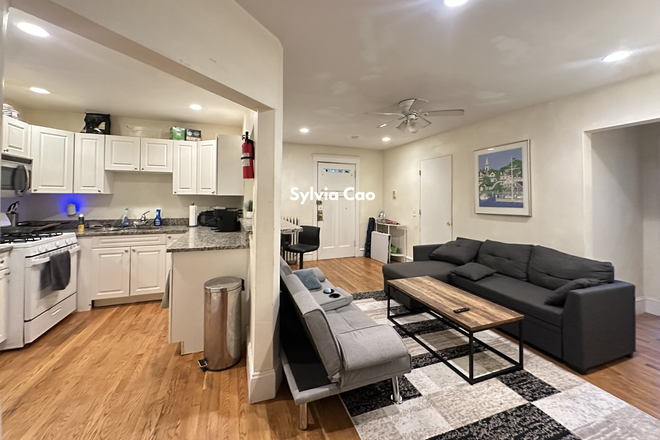 1 - SEPT 2026-Gorgeous 4 bed 1&2 bath, Student ok! No fee! H/HW incl Close to BU Apartments