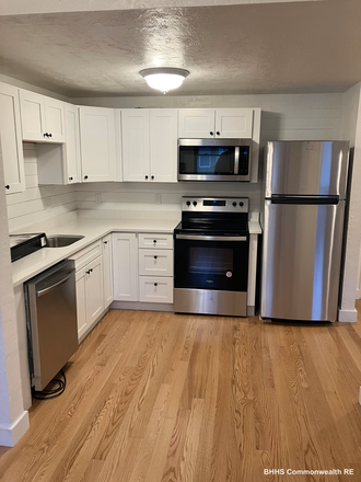 kitchen - 111 Walnut St, Unit 21, Somerville MA 02145 Apartments