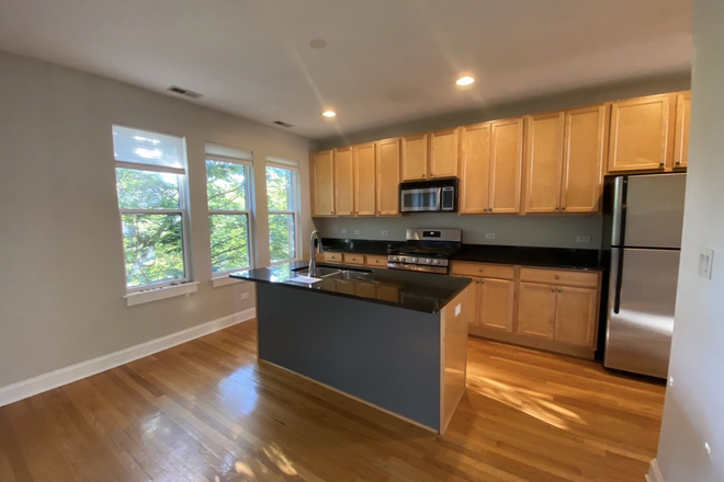 Kitchen - Room for rent in 2 bed/2bath at $1200 Condo