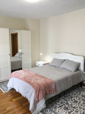 BEDROOM - Harvard, BU, MGH,  SIMMONS  (F) ROOMATE WANTED Fully Furnished  Safe  Clean  EZ Access  Train/Bus