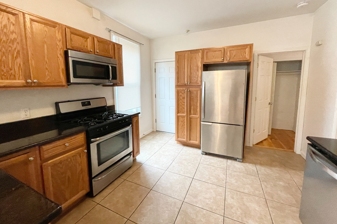 Kitchen - Modern 4 bed in Great Mission Hill Location