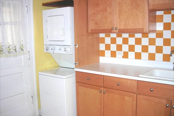 In-unit laundry - Spacious 3-Bedroom on Simpson - Central AC, In-Unit Laundry, Hardwood Floors - Newly-Reduced Rent!