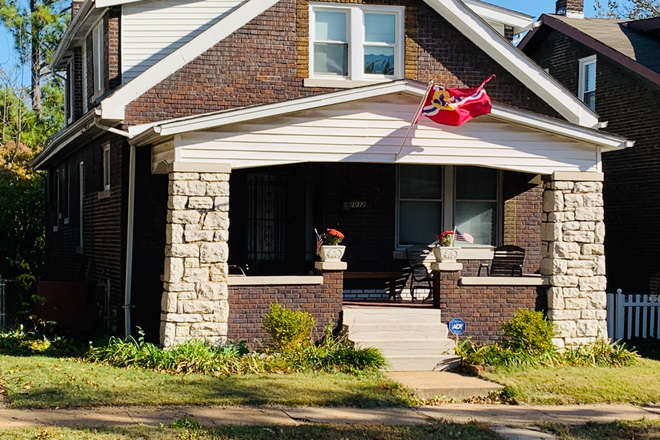 Front of house - Large Forest Park House - Co-Living - All Utilities, WiFi, & monthly cleaner all included!