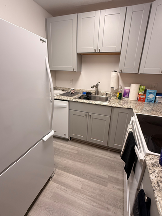 Kitchen - 860 West Moorhead Circle Condo