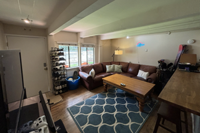 Living Room - Sublease - Awesome Buffalo Canyon Apartment (1/4 rooms).