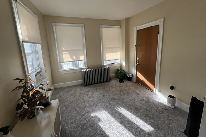 Front Room - 2BR apt-Humbert St-Princeton