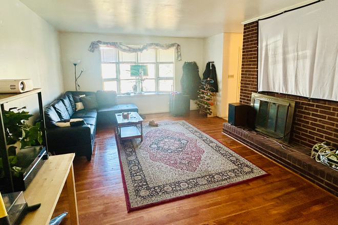 Living room - Spacious 5BR/3BA Furnished College Park Woods House – Walk to UMD! Available August 2026