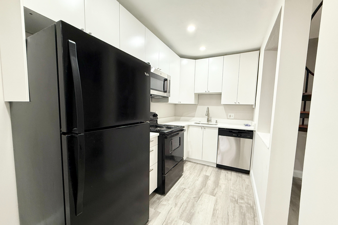 Kitchen - 3 Bedroom Apartment on Ruggles St