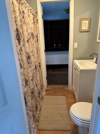 Bathroom - Large bedroom with use of kitchen, washer, dryer. House