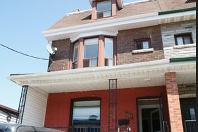 Outside - ANNEX WEST-BLOOR/BATHURST 2 Bed/1 Bath  all inclusive - Newly Renovated Apartments