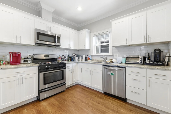 Kitchen - Beautifully Updated 4 Bedroom Somerville Apartment