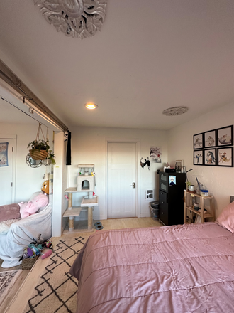 room (furniture not included) - Sunshine Chambers on Chambers Street House