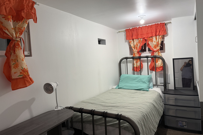 Bedroom A: $850 with Single sized bed - Private rooms in a shared basement at Haverson Boulevard. Utilities included! House