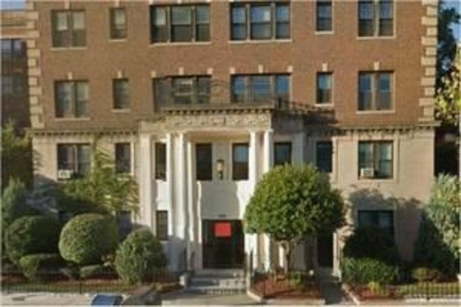 Visit hubrealtyproperties.com - Across the street from the dorm, 3 bedroom with dishwasher Condo