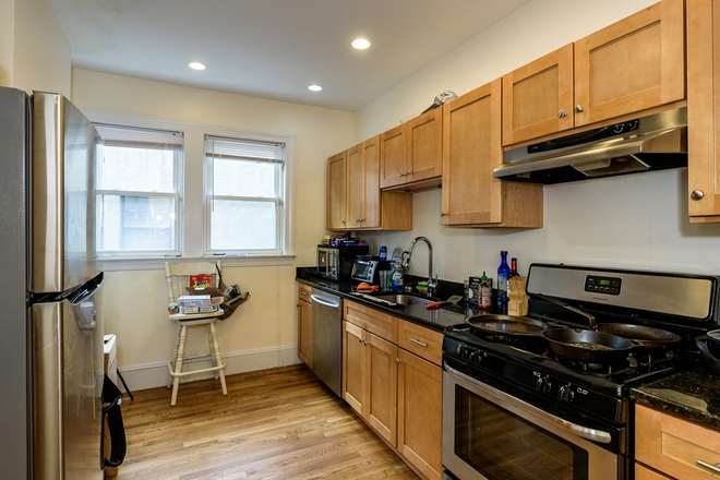kitchen - Updated 10/8/25 4 bed 2 bath with laundry in unit on chestnut hill ave on the top of south st Apartments