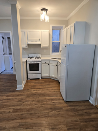 Call NOW for showings! 617-236-8550 - COMM AVE - 1BR/1BA SPLIT FOR 2 PPL IN PACKARDS CRNER! AVAIL *9/1/2026* W/ H&HW INC, LNDRY IN BLDNG! Apartments