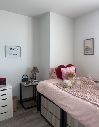 Bed - Spacious Studio Apartment in Luxury Building