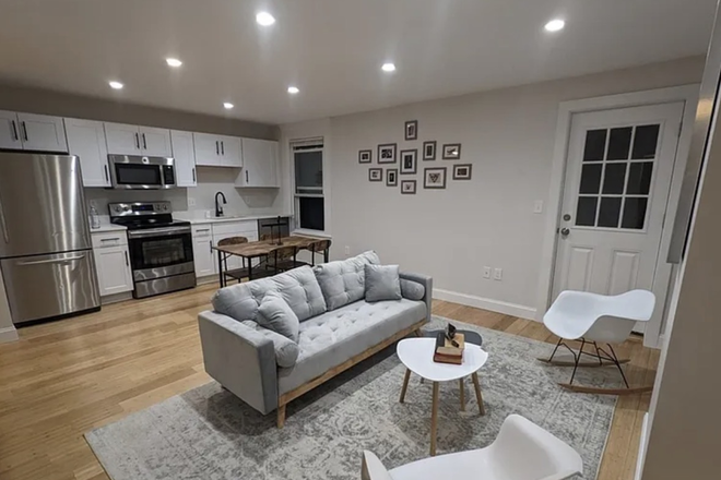 Living room and kitchen - Apartment close to train