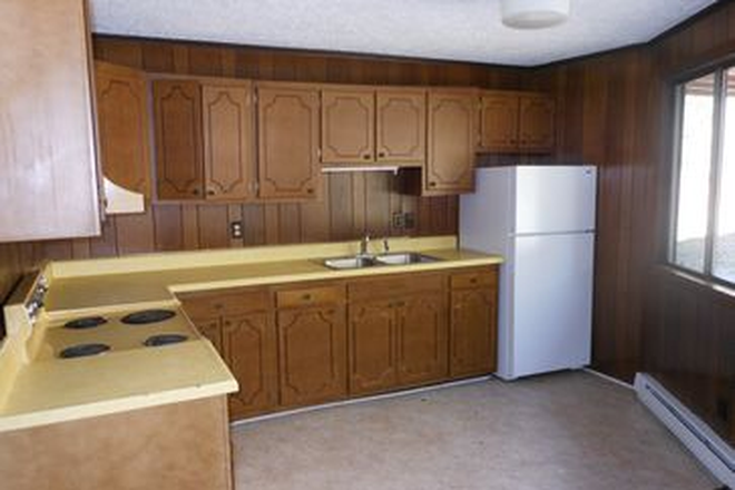 Kitchen - Brookwood D03 Apartments