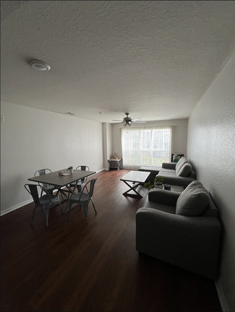 Living Space - Northgate Lakes Block E Main Entrance Apartments