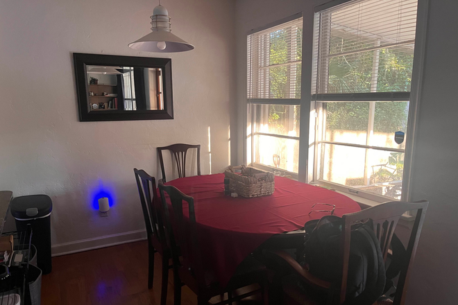Dining Table - Cozy Off-Campus House