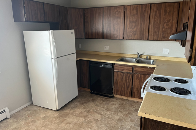 Kitchen - 2 bedroom/1 bath apartment with laundry