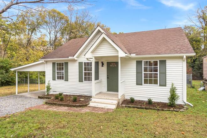 Side view of front - Two Bedrooms Available in Charming House Close to Vanderbilt and Downtown