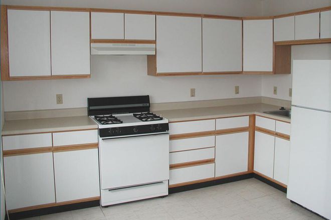 Kitchen - Centennial Court Apartments