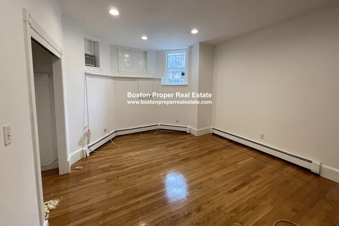 a - Move right in, located by Prudential and Newbury Apartments