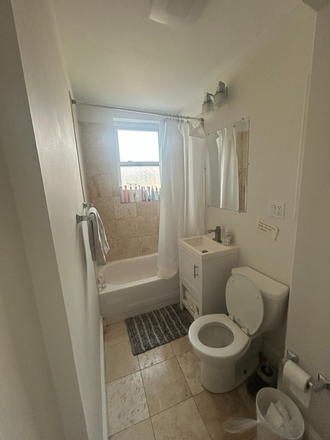 Bath - 3 bed 1 Bath North End Apartments